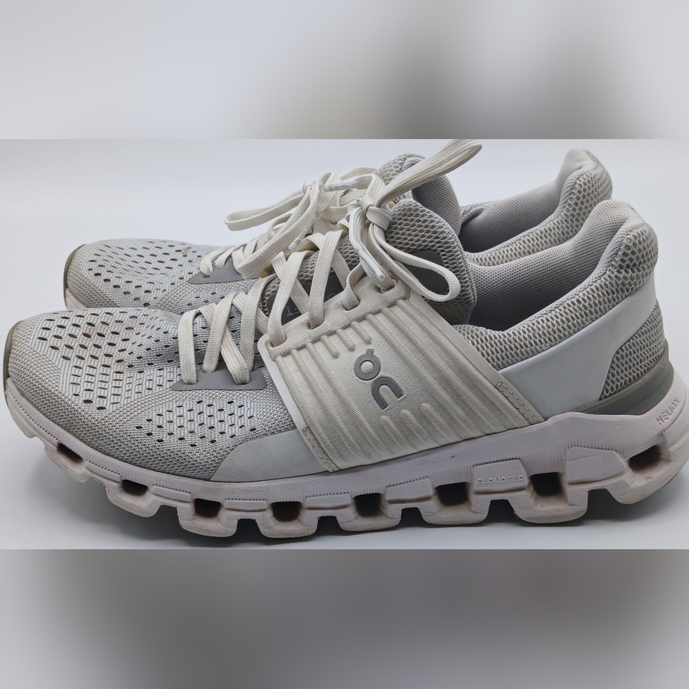 Pre-Loved On Cloudswift Running Sneakers In Glaicer Gray/White. Size 8.5